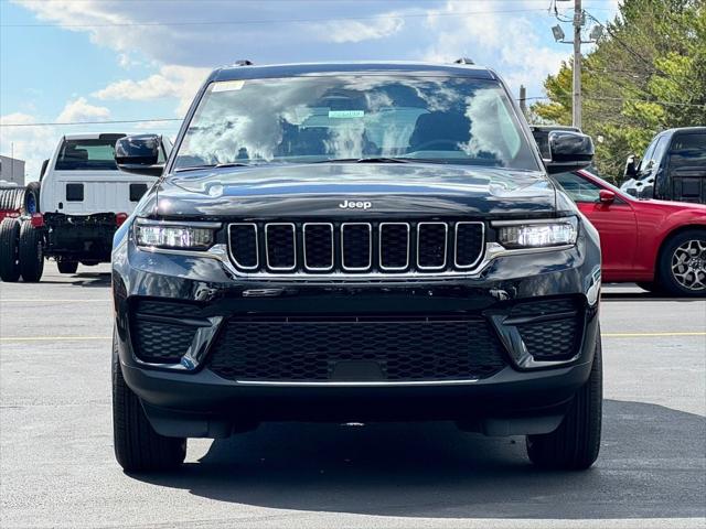 2026 Jeep Grand Cherokee GRAND CHEROKEE LAREDO X 4X4