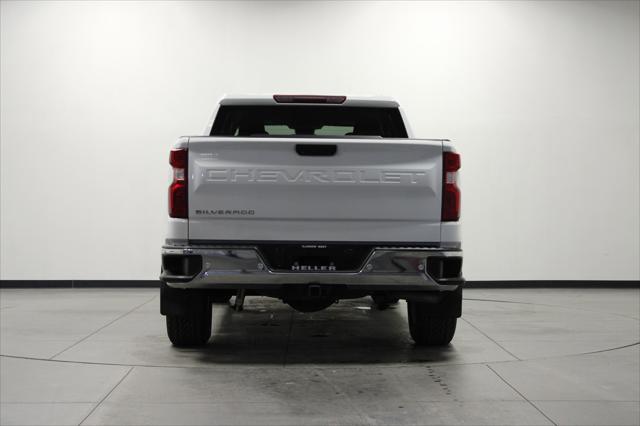2022 Chevrolet Silverado 1500 4WD Crew Cab Short Bed WT