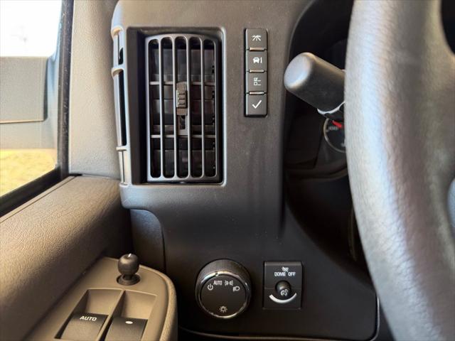 2024 Chevrolet Express Passenger RWD 3500 Extended Wheelbase LT