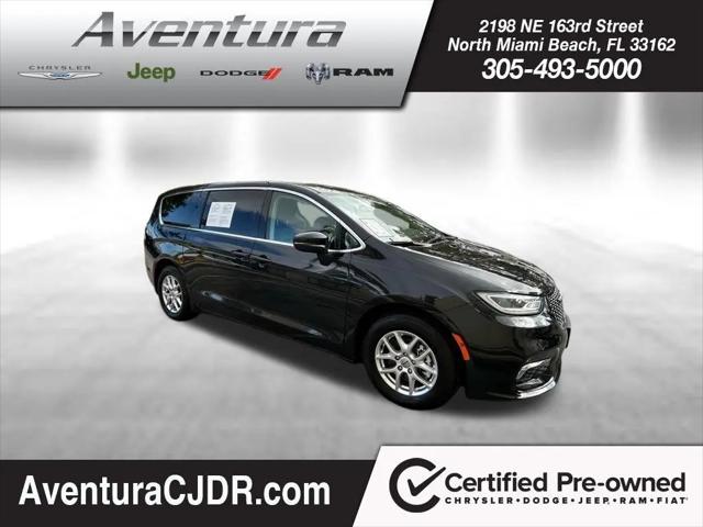 2023 Chrysler Pacifica Touring L for sale in North Miami Beach, FL