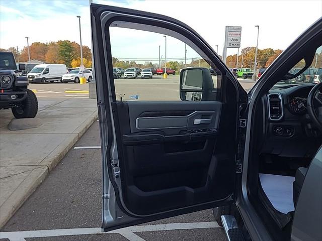 2023 Ram 3500 Big Horn Crew Cab 4x4 8' Box