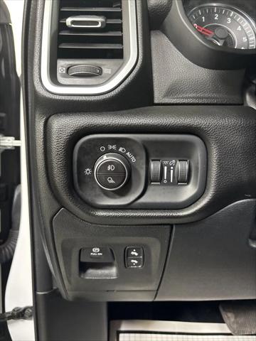 2025 Ram 1500 Big Horn Crew Cab 4x4 5'7" Box