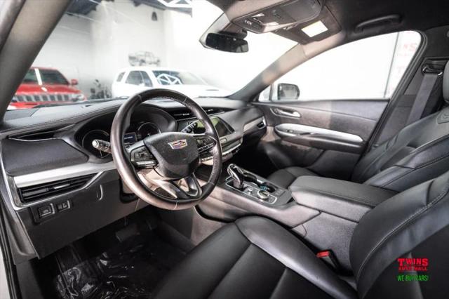 2022 Cadillac XT4 FWD Premium Luxury