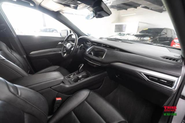2022 Cadillac XT4 FWD Premium Luxury