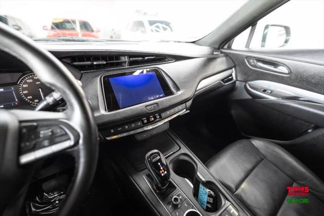 2022 Cadillac XT4 FWD Premium Luxury