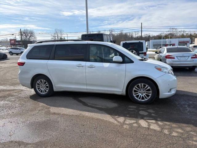 2016 Toyota Sienna XLE Premium 8 Passenger