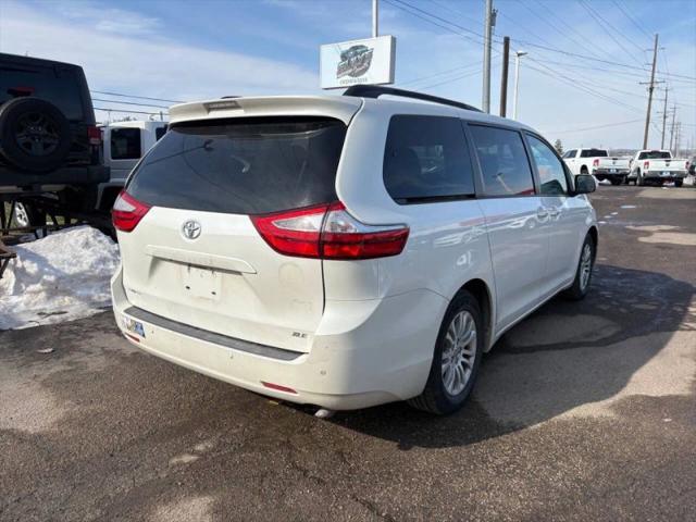 2016 Toyota Sienna XLE Premium 8 Passenger