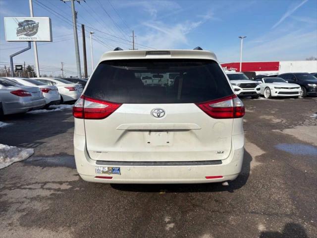 2016 Toyota Sienna XLE Premium 8 Passenger