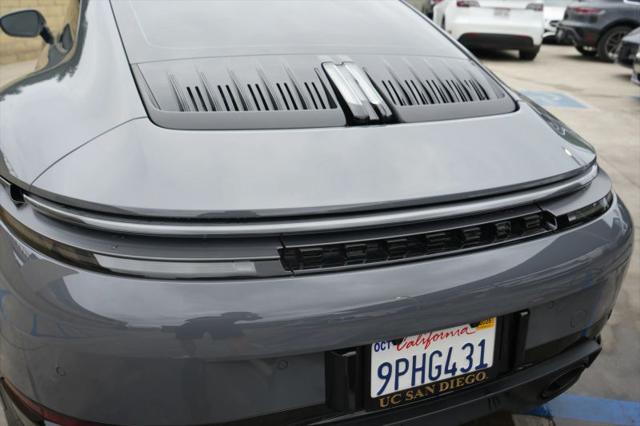 2025 Porsche 911 Carrera