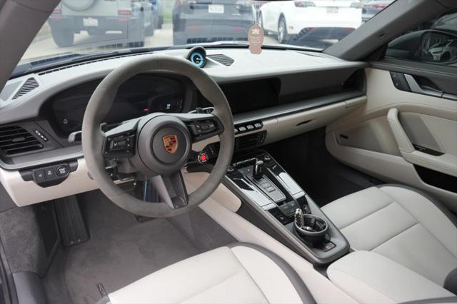 2025 Porsche 911 Carrera