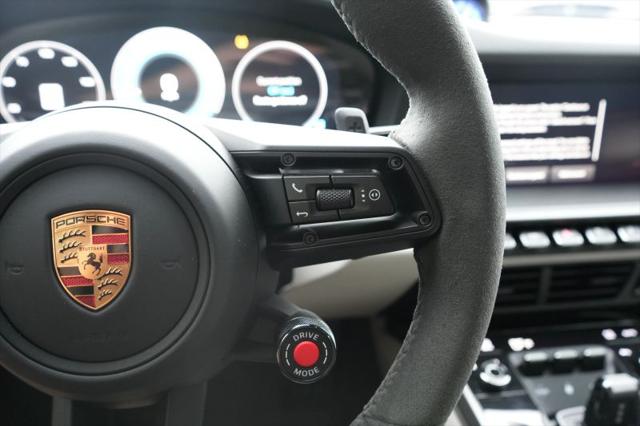 2025 Porsche 911 Carrera