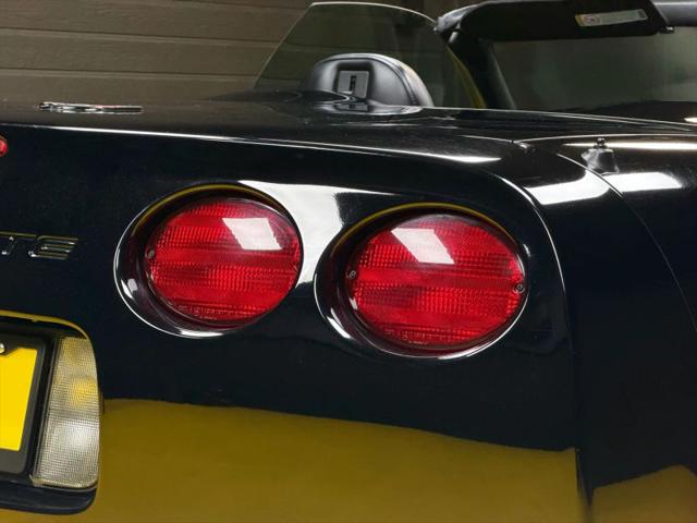 2004 Chevrolet Corvette Base
