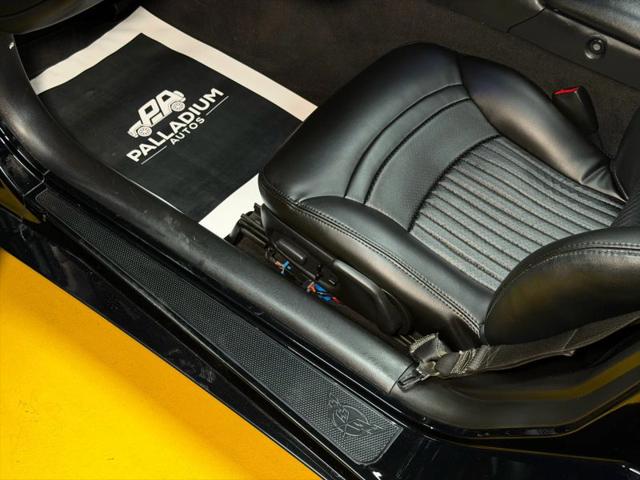 2004 Chevrolet Corvette Base