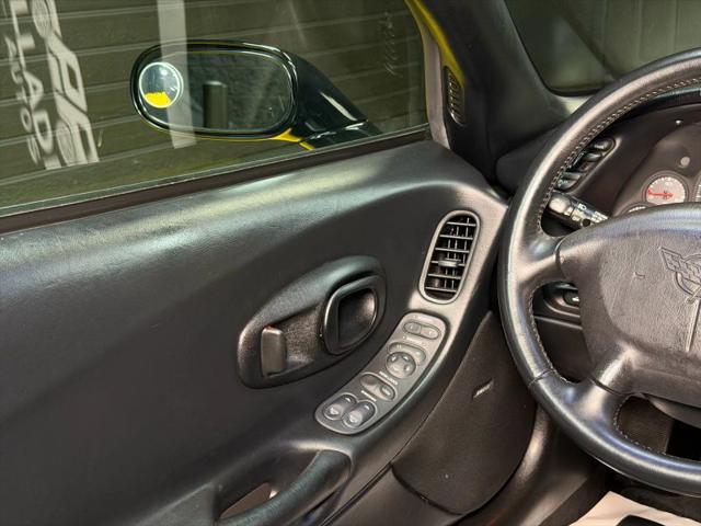2004 Chevrolet Corvette Base