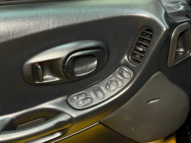 2004 Chevrolet Corvette Base