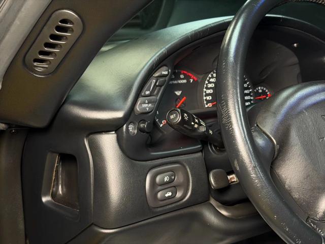 2004 Chevrolet Corvette Base
