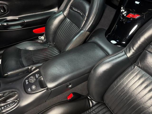 2004 Chevrolet Corvette Base