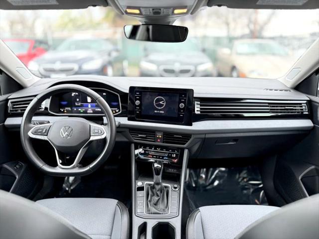 2025 Volkswagen Jetta 1.5T SE
