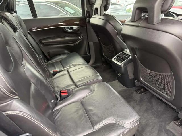 2017 Volvo XC90 T6 Momentum