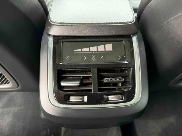 2017 Volvo XC90 T6 Momentum
