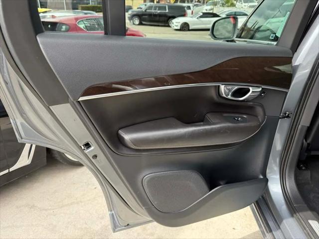 2017 Volvo XC90 T6 Momentum