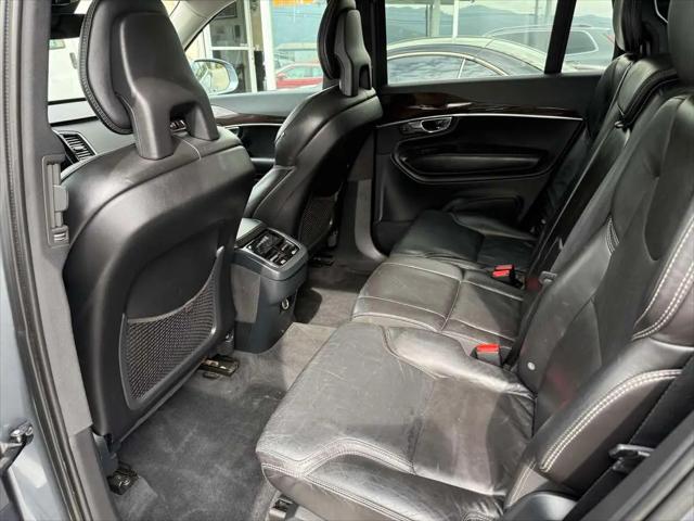 2017 Volvo XC90 T6 Momentum