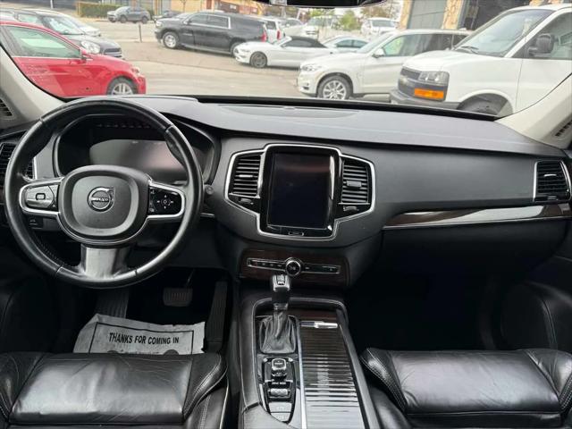 2017 Volvo XC90 T6 Momentum