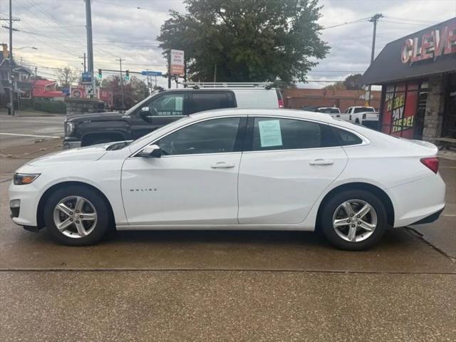 2022 Chevrolet Malibu FWD 1FL