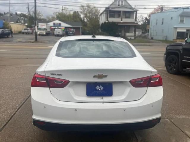 2022 Chevrolet Malibu FWD 1FL