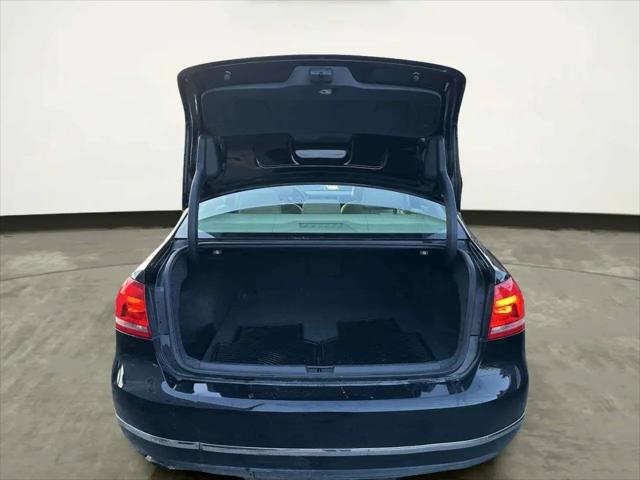 2013 Volkswagen Passat 2.5L SEL Premium