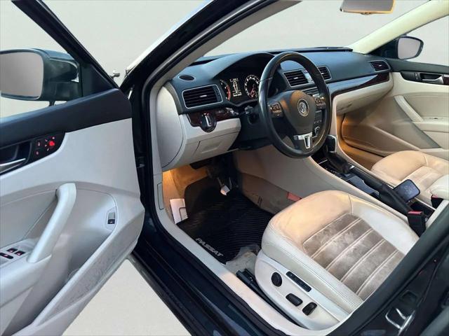 2013 Volkswagen Passat 2.5L SEL Premium