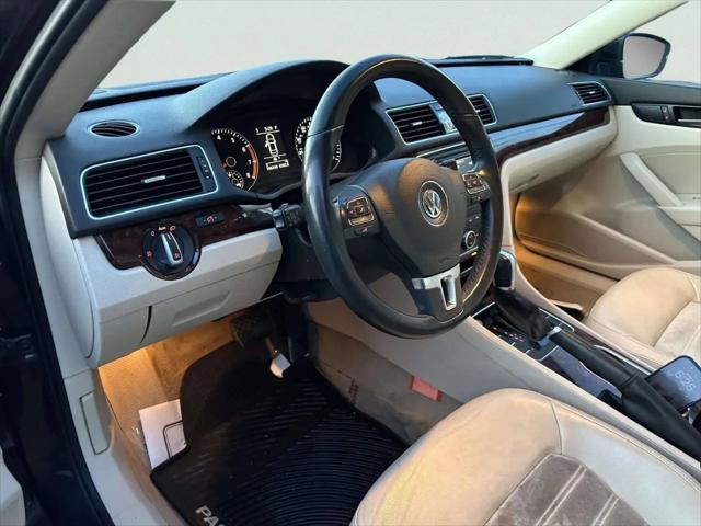 2013 Volkswagen Passat 2.5L SEL Premium