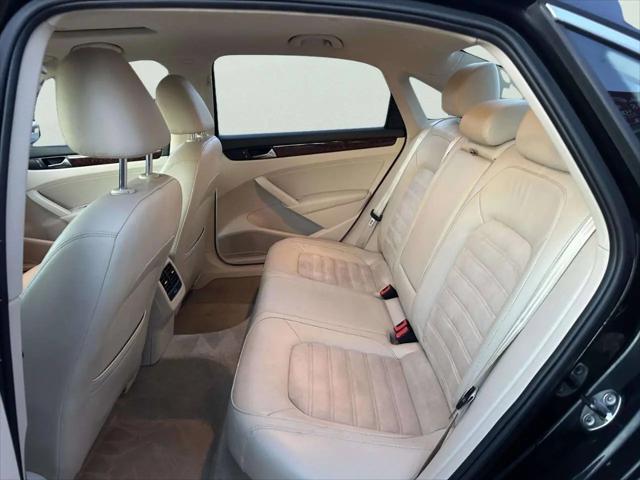 2013 Volkswagen Passat 2.5L SEL Premium