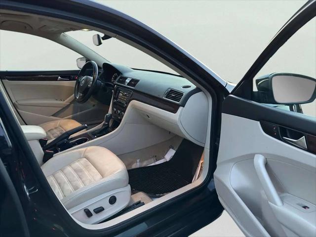 2013 Volkswagen Passat 2.5L SEL Premium