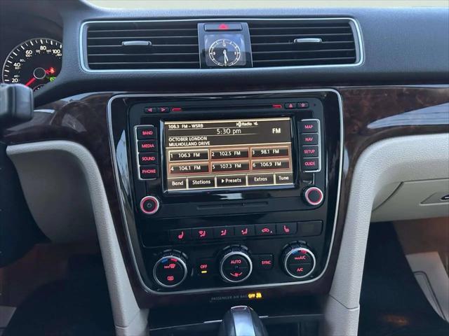 2013 Volkswagen Passat 2.5L SEL Premium