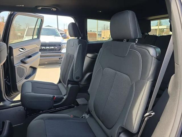 2026 Jeep Grand Cherokee L Altitude 4x4