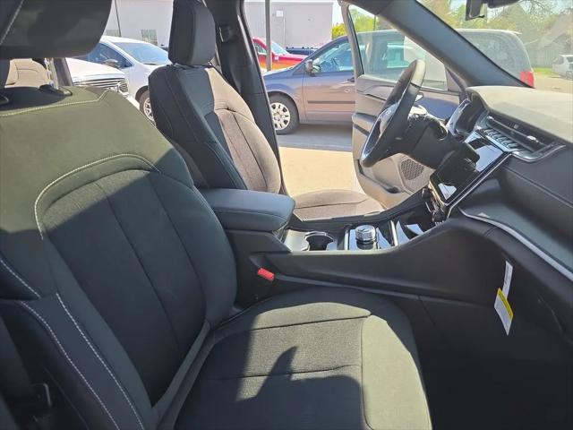 2026 Jeep Grand Cherokee Altitude 4x4