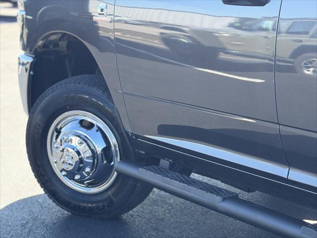 2026 Ram 3500 Tradesman Crew Cab 4x4 8' Box