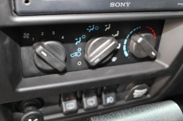 2001 Jeep Cherokee Sport