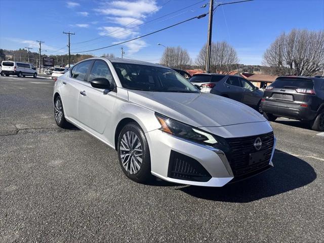 2024 Nissan Altima SV FWD