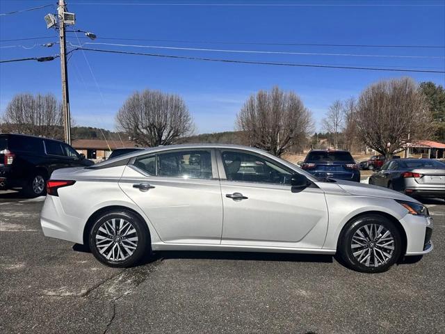 2024 Nissan Altima SV FWD