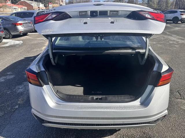 2024 Nissan Altima SV FWD