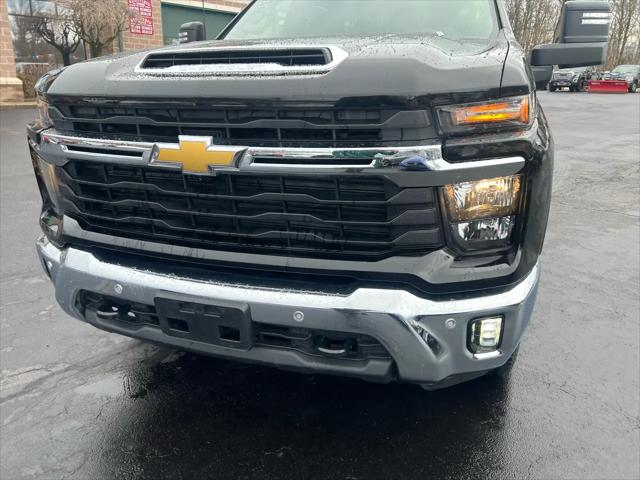 2025 Chevrolet Silverado 2500HD 4WD Crew Cab Long Bed LT