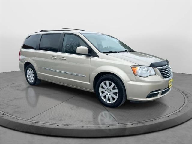 2016 Chrysler Town & Country Touring