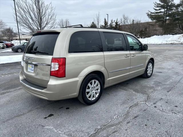 2016 Chrysler Town & Country Touring