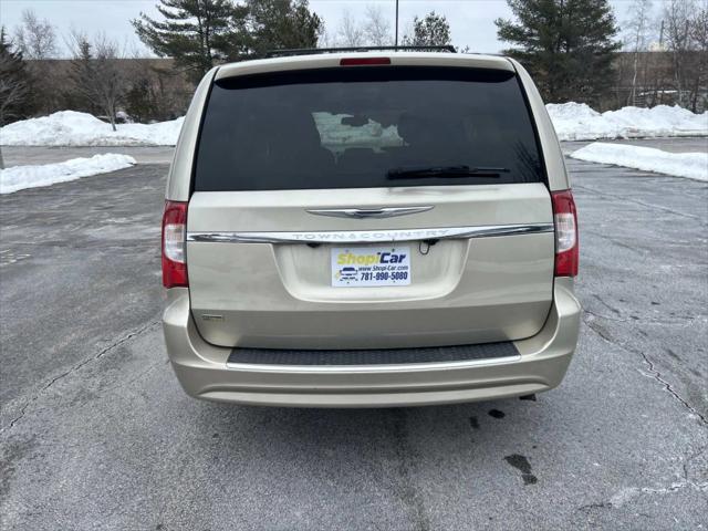 2016 Chrysler Town & Country Touring