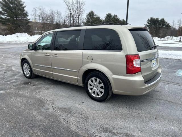 2016 Chrysler Town & Country Touring