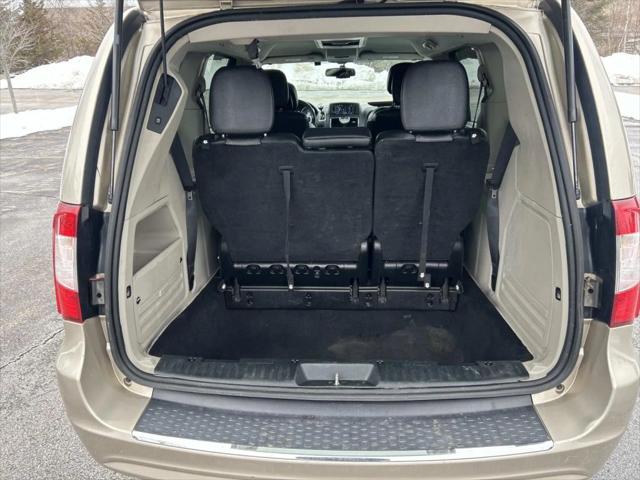 2016 Chrysler Town & Country Touring