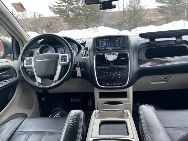 2016 Chrysler Town & Country Touring