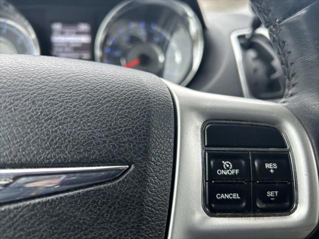 2016 Chrysler Town & Country Touring